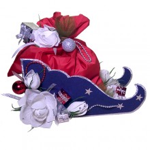 Новогодний букет из конфет Cанки со сладостями