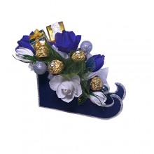 Новогодний букет из конфет Саночки Новогодний букет из конфет Саночки