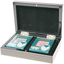 Набор пластиковых игральных карт в деревянной коробке Набор пластиковых игральных карт в деревянной коробке