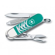 Нож Victorinox CLASSIC "Sneakers" зеленый Нож Victorinox CLASSIC "Sneakers" зеленый