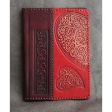 Кожаная обложка для паспорта ручной работы "Сердце" Кожаная обложка для паспорта ручной работы "Сердце"